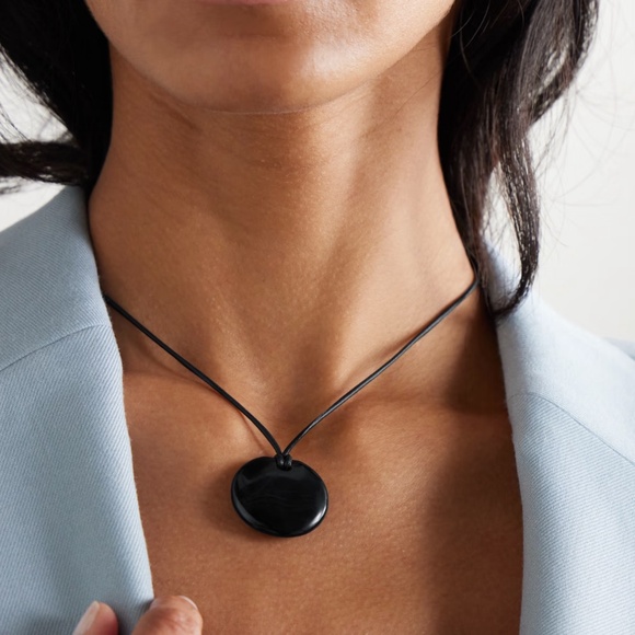 Vintage stylish elegant leather cord dark grey onyx donut pendant necklace - Picture 9 of 11